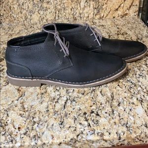 Black leather Kenneth Cole reaction chukka boots